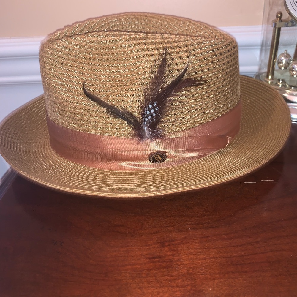 Men's Straw Fedora Hat with Feather Trim - Tan
